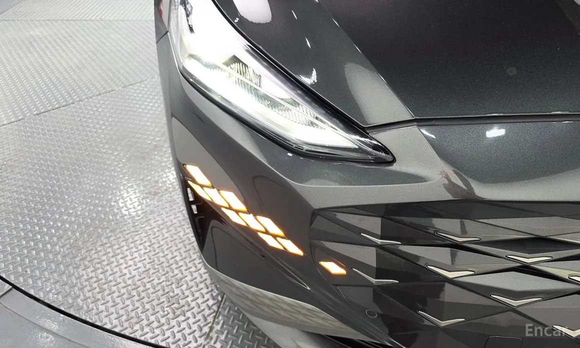 Photo 22 - Kia K8