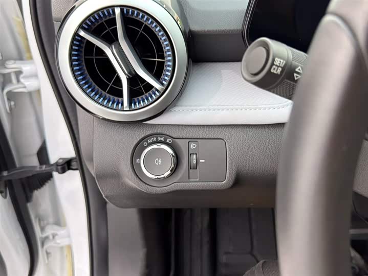 Chevrolet Monza 2023 2023款 1.5L 双离合悦享版