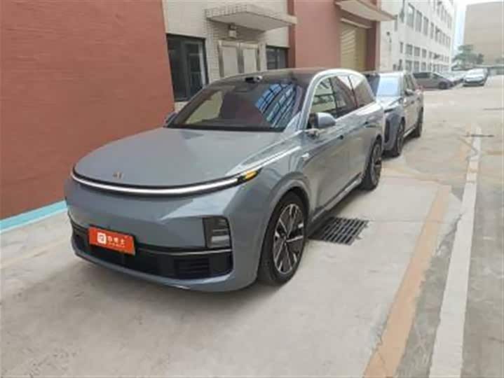 2025 LiXiang L8