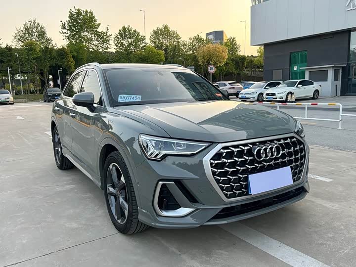 Фото 2 - Audi Q3
