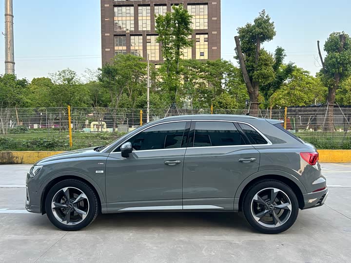 Фото 6 - Audi Q3