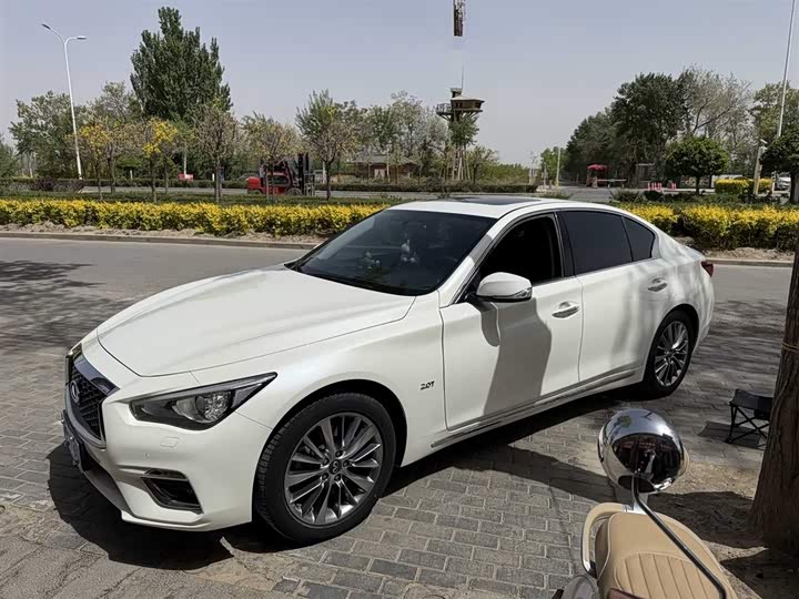 Infiniti Q50L