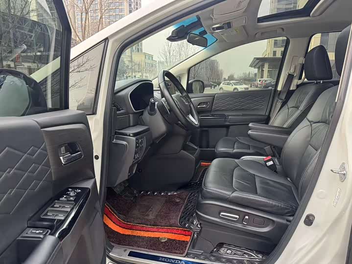 Фото 4 - Honda Elysion