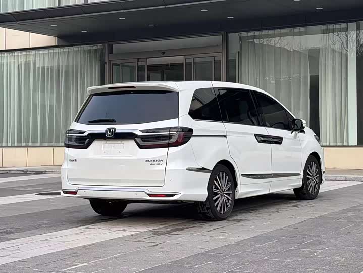 Фото 7 - Honda Elysion