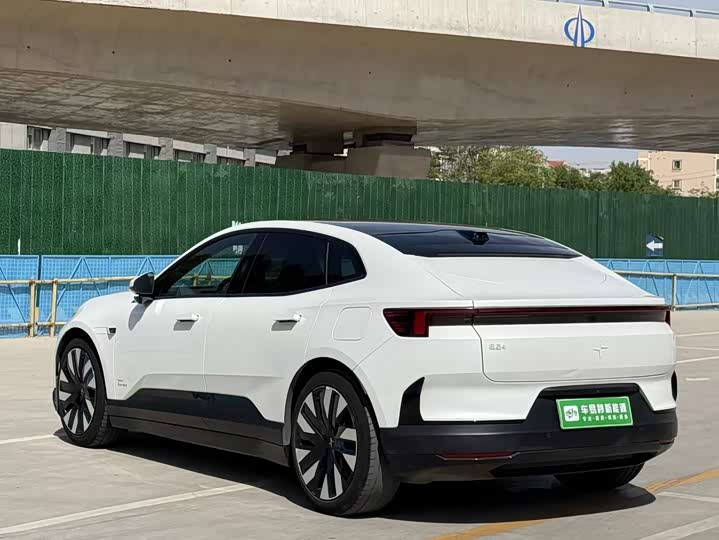 2024 Polestar 4