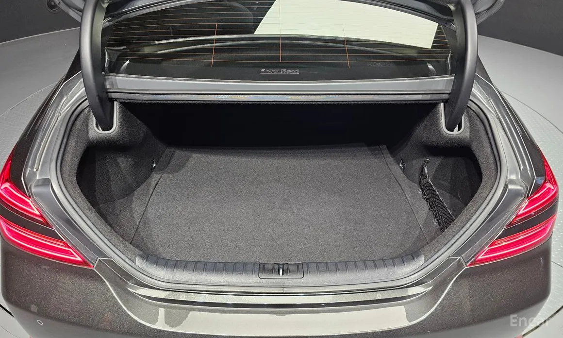 Фото 20 - Genesis G70