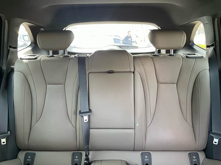 Photo 9 - Buick Envision Plus