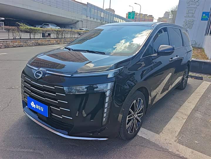 Фото 1 - GAC Trumpchi E8