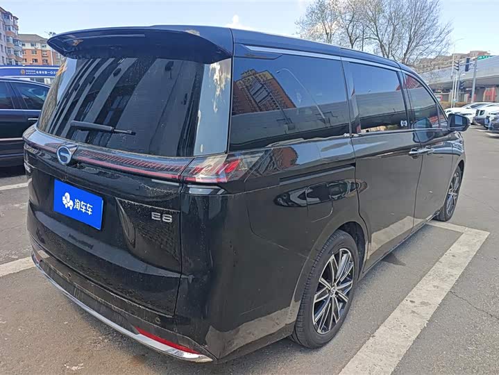 Фото 3 - GAC Trumpchi E8
