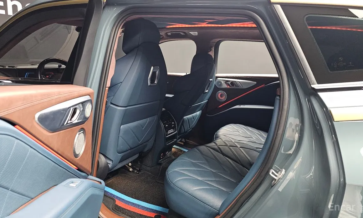 Photo 11 - BMW XM