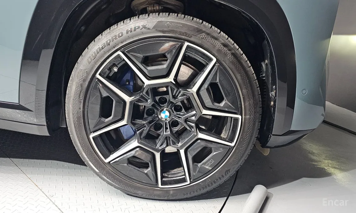 Photo 21 - BMW XM