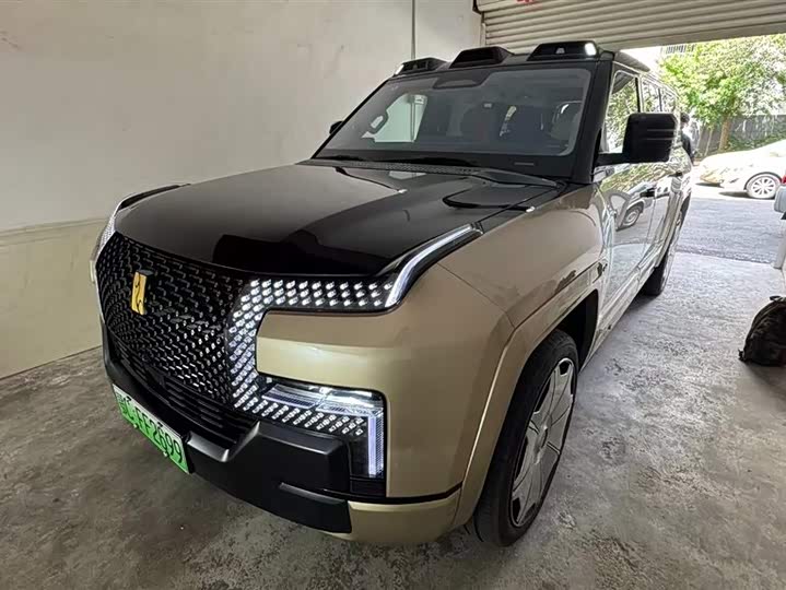 BYD Yangwang U8