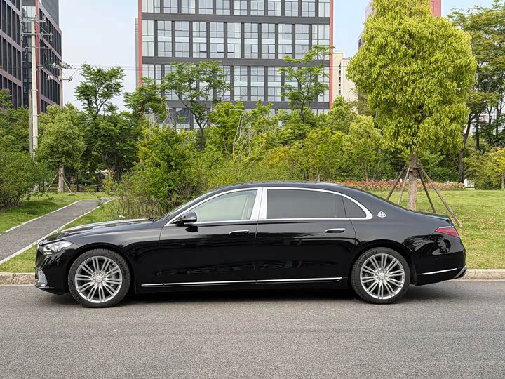 Фото 3 - Mercedes-Benz Maybach S-Class