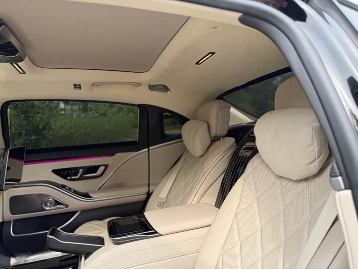 Фото 8 - Mercedes-Benz Maybach S-Class