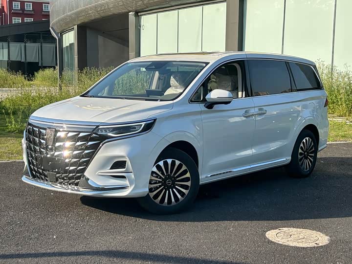 Roewe iMax 8 EV