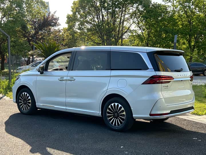 2025 Roewe iMax 8 EV