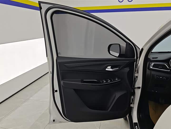 Baojun 730 2021 2021款 1.5L 手动时尚型 7座