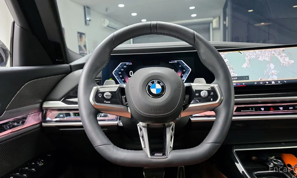 Фото 13 - BMW 7 Series