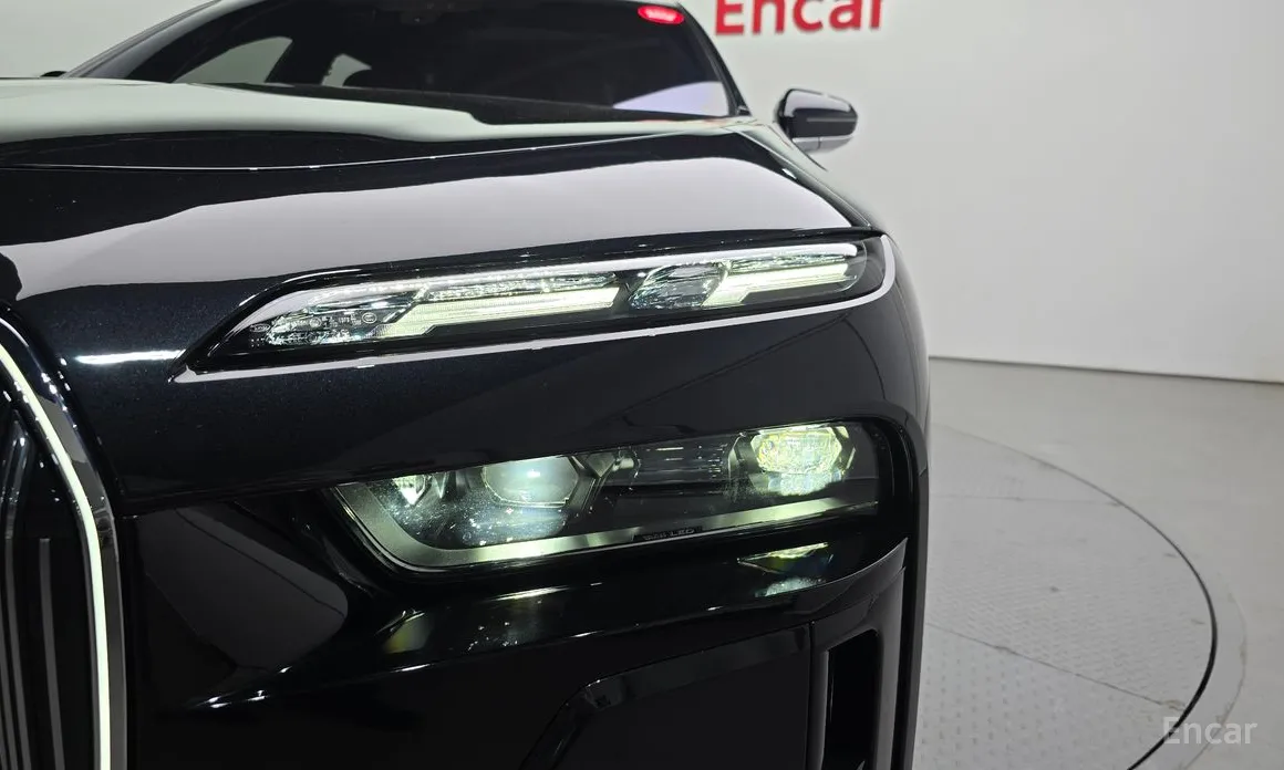 Фото 22 - BMW 7 Series