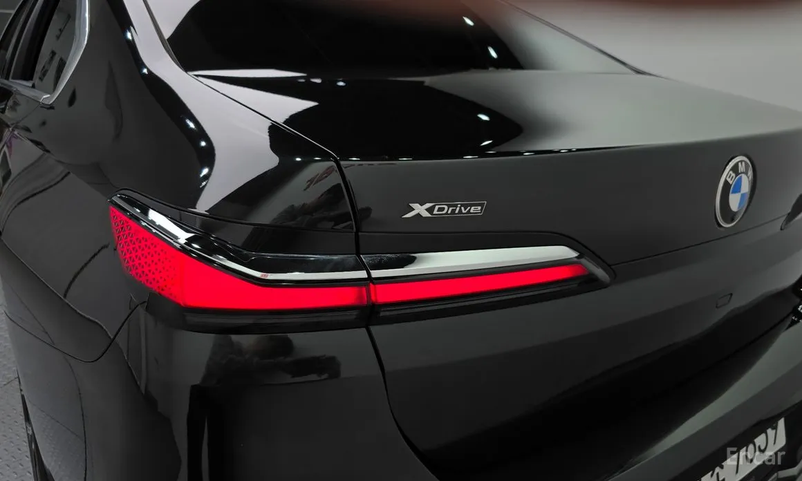 Фото 23 - BMW 7 Series