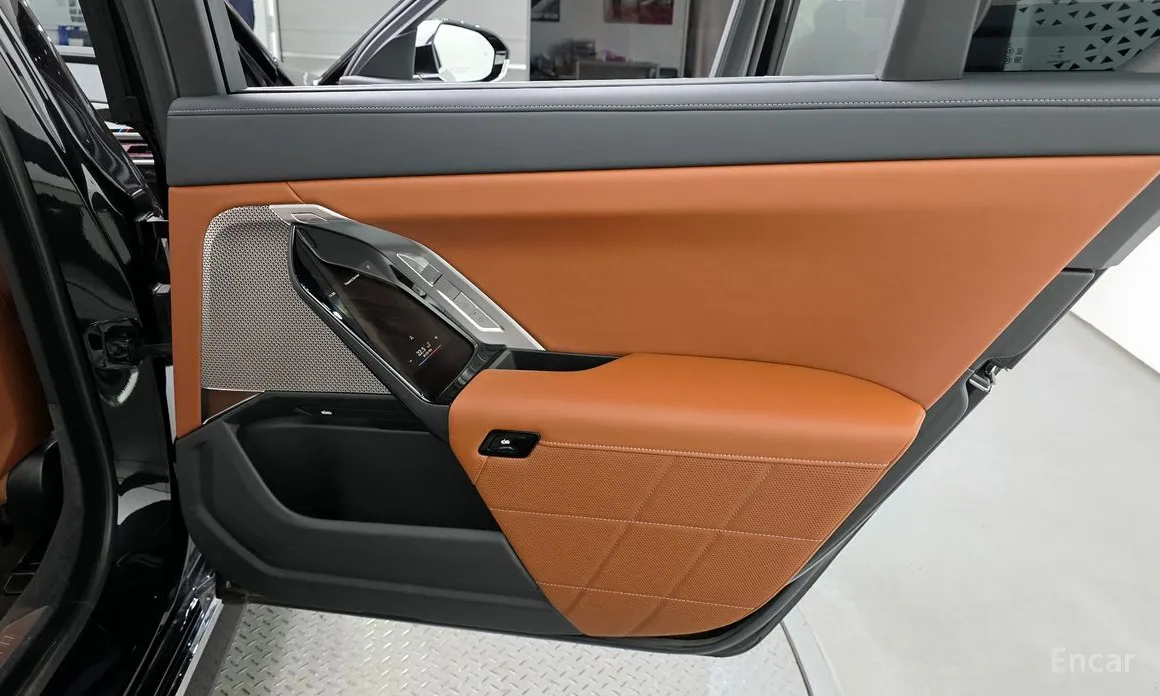 Фото 25 - BMW 7 Series