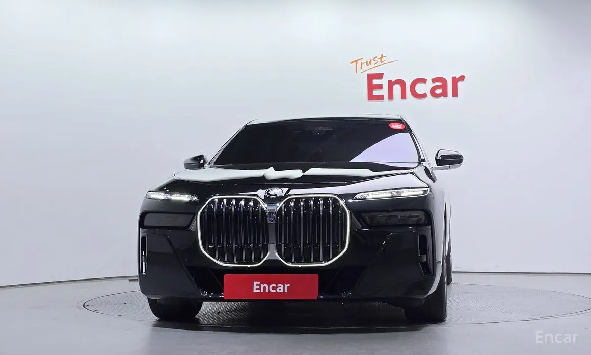 Фото 3 - BMW 7 Series