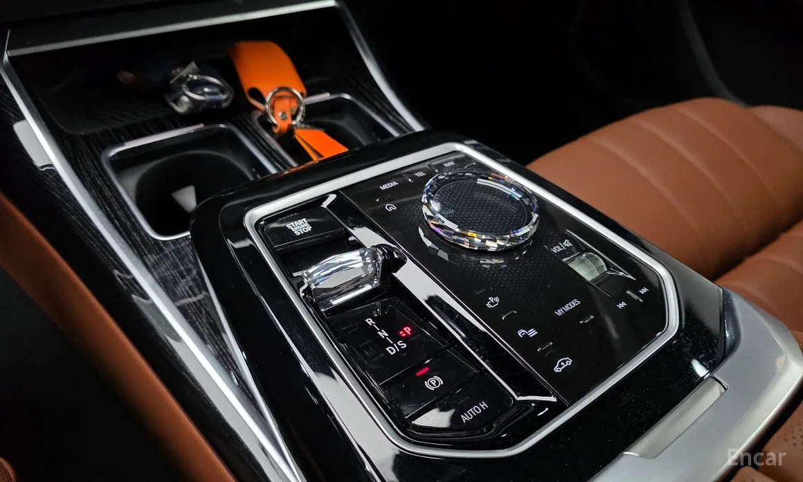 Фото 9 - BMW 7 Series