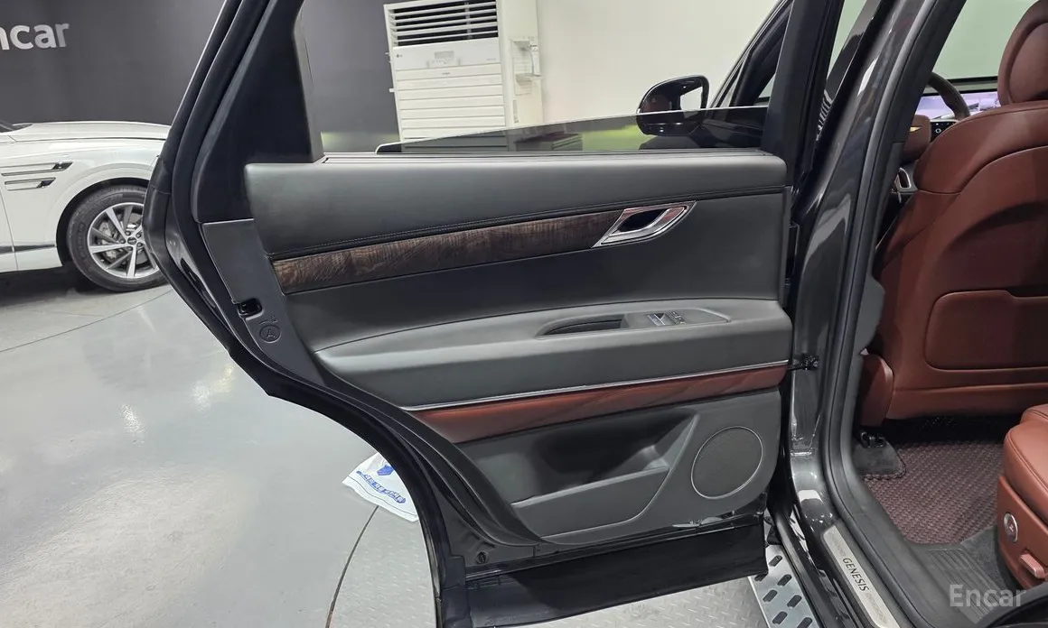 Фото 25 - Genesis GV80
