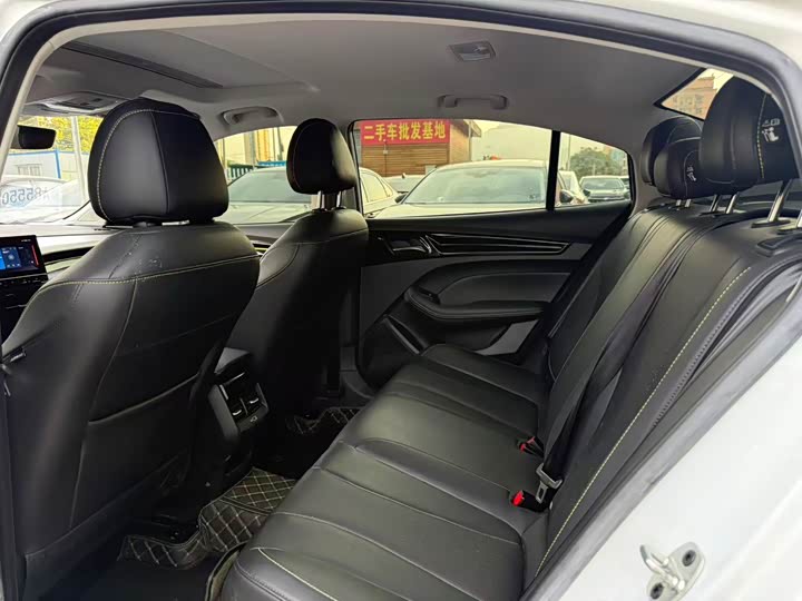 Photo 5 - Roewe i5