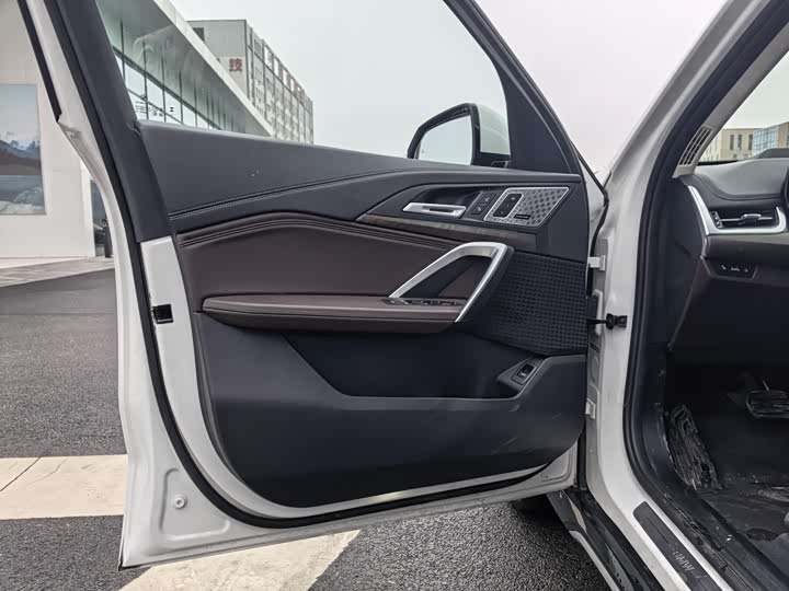 Фото 8 - BMW iX1