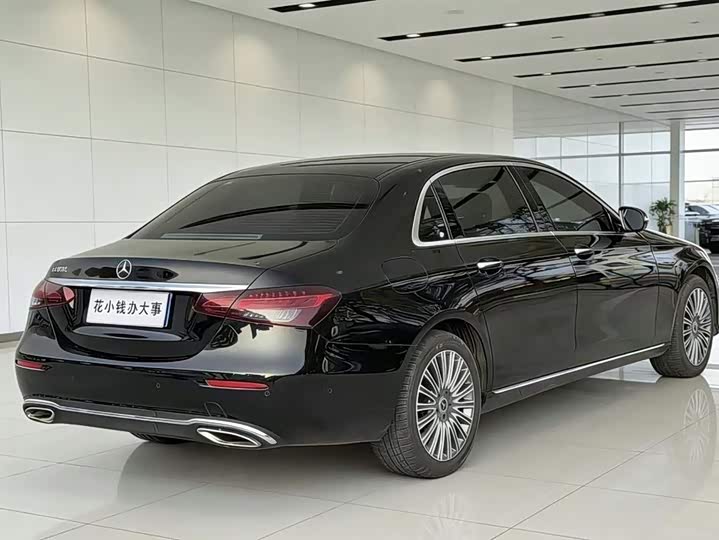 Фото 6 - Mercedes-Benz E-Class