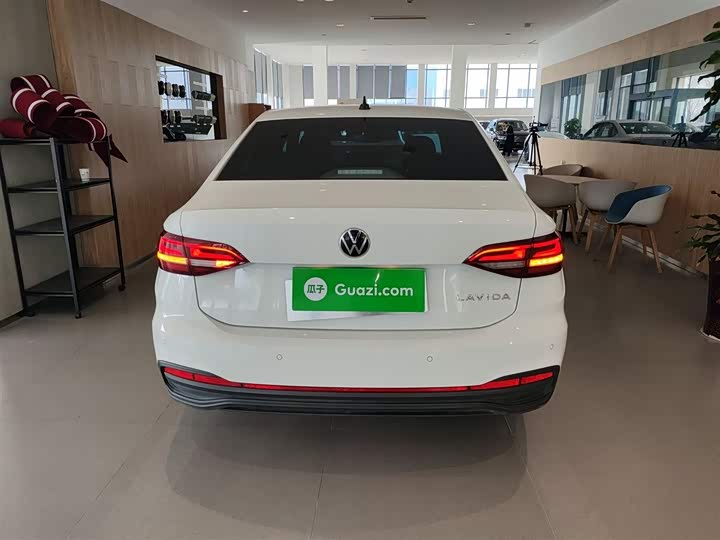 Фото 4 - Volkswagen Lavida