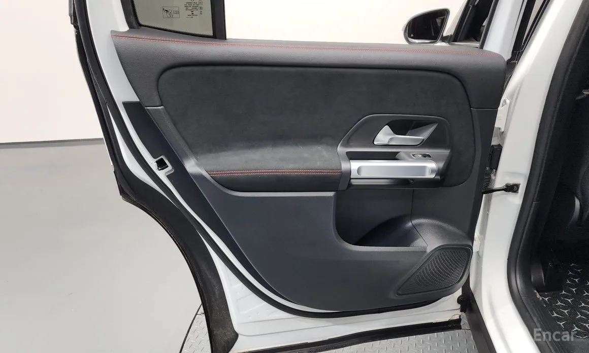 Mercedes-Benz GLB-Class 2020 GLB250 4MATIC