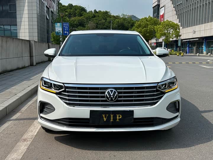 Фото 2 - Volkswagen Lavida