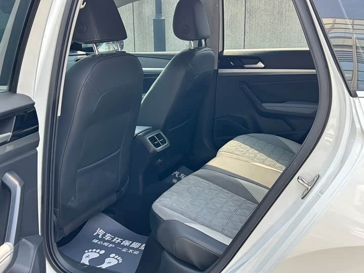 Фото 5 - Volkswagen Lavida