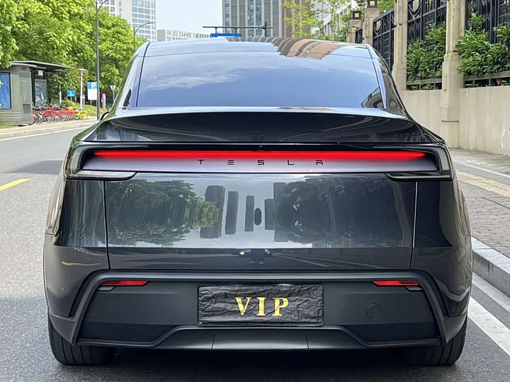 Photo 5 - Tesla Model Y