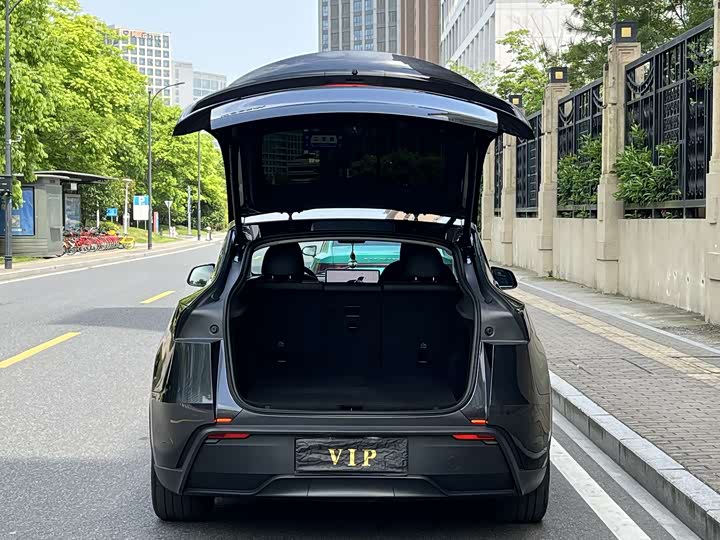 Photo 6 - Tesla Model Y