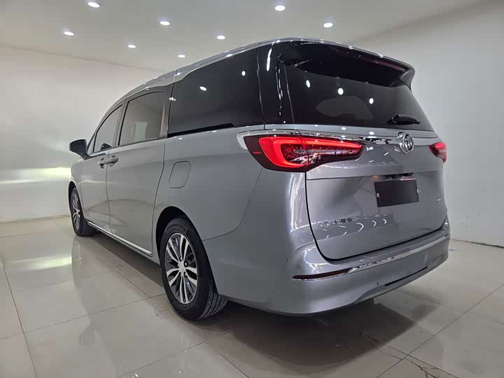 Фото 9 - Buick GL8 ES