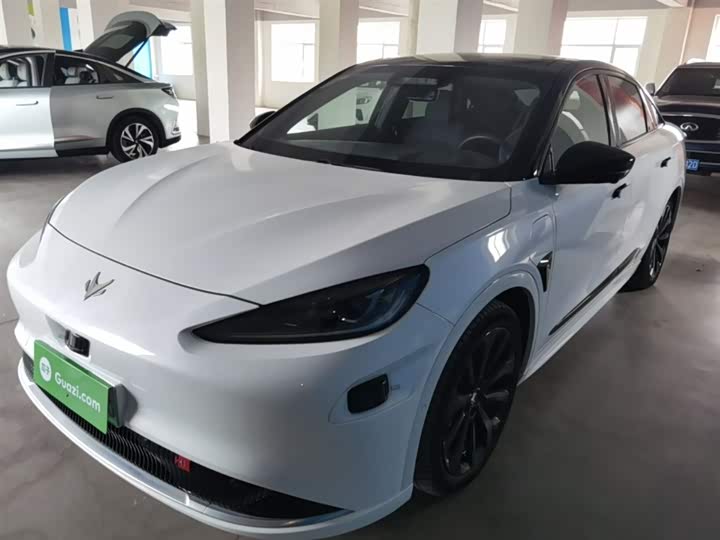 BAIC Arcfox Alpha S