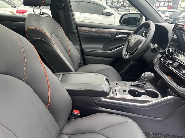 Toyota Crown Kluger 2024 2024款 2.5L HEV四驱豪华版