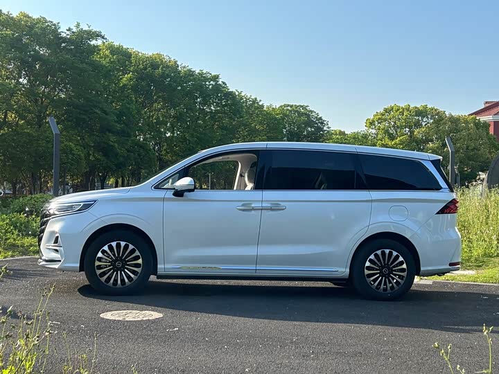 2025 Roewe iMax 8 EV