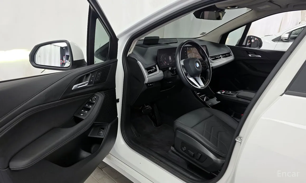 BMW 2 Series 2022 220i Advantage