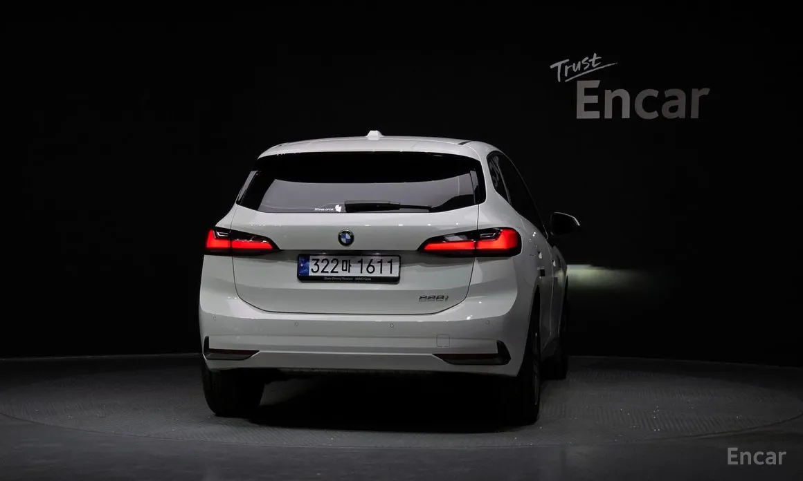 BMW 2 Series 2022 220i Advantage