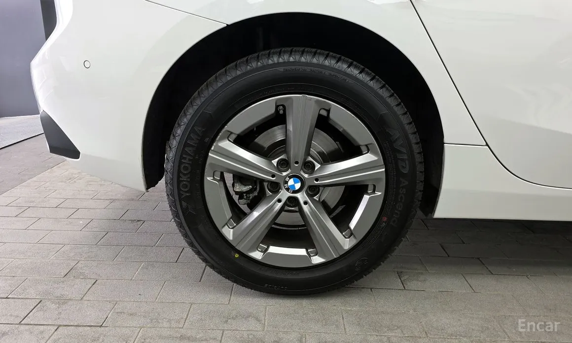 BMW 2 Series 2022 220i Advantage