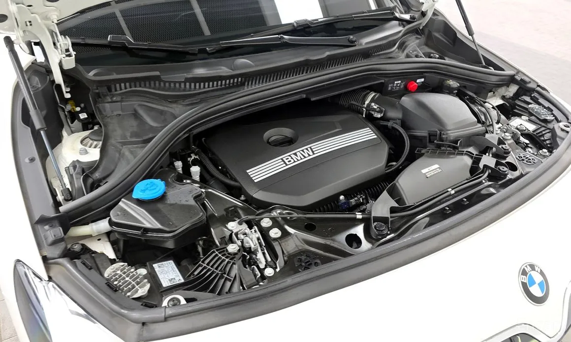 BMW 2 Series 2022 220i Advantage