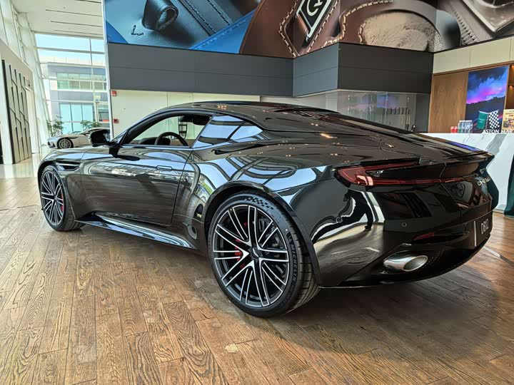 Aston Martin DB12 2025 2025款 4.0T V8 Coupe
