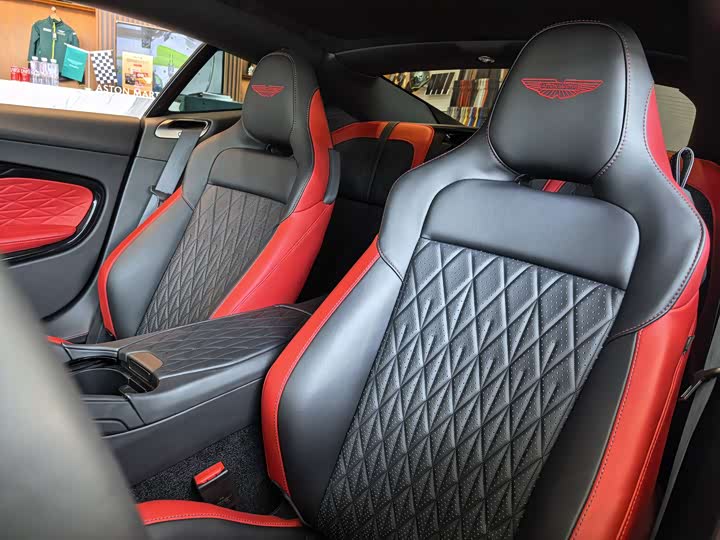 Aston Martin DB12 2025 2025款 4.0T V8 Coupe