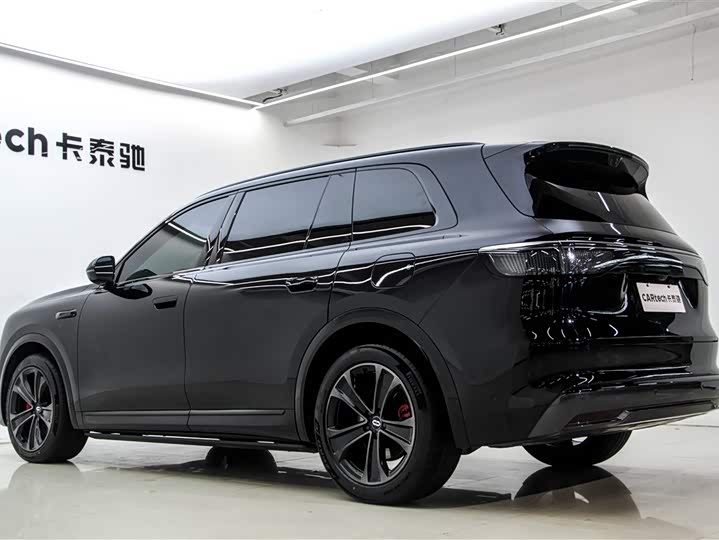 Aito M8 2025 2025款 增程 Ultra版 53.4kWh 5座版 (192线激光雷达）
