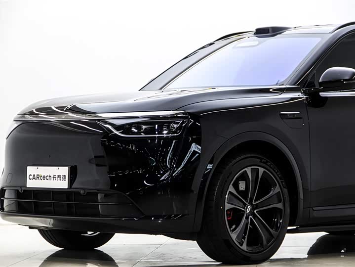 Aito M8 2025 2025款 增程 Ultra版 53.4kWh 5座版 (192线激光雷达）
