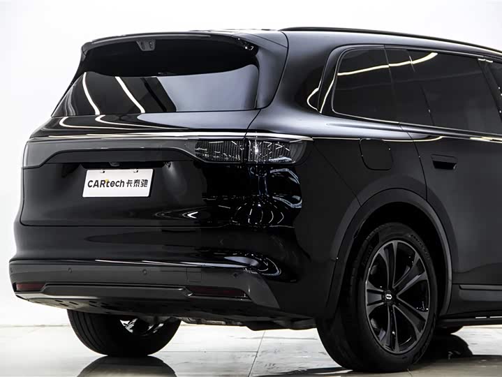 Aito M8 2025 2025款 增程 Ultra版 53.4kWh 5座版 (192线激光雷达）